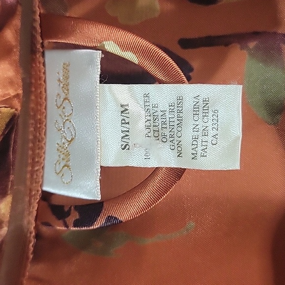 Silk satin robe - Picture 3 of 3